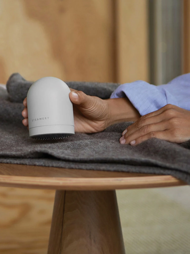 Steamery Pilo No.2 Fabric Shaver In Sand 4 Steamery Pilo No.2 Fabric Shaver In Sand