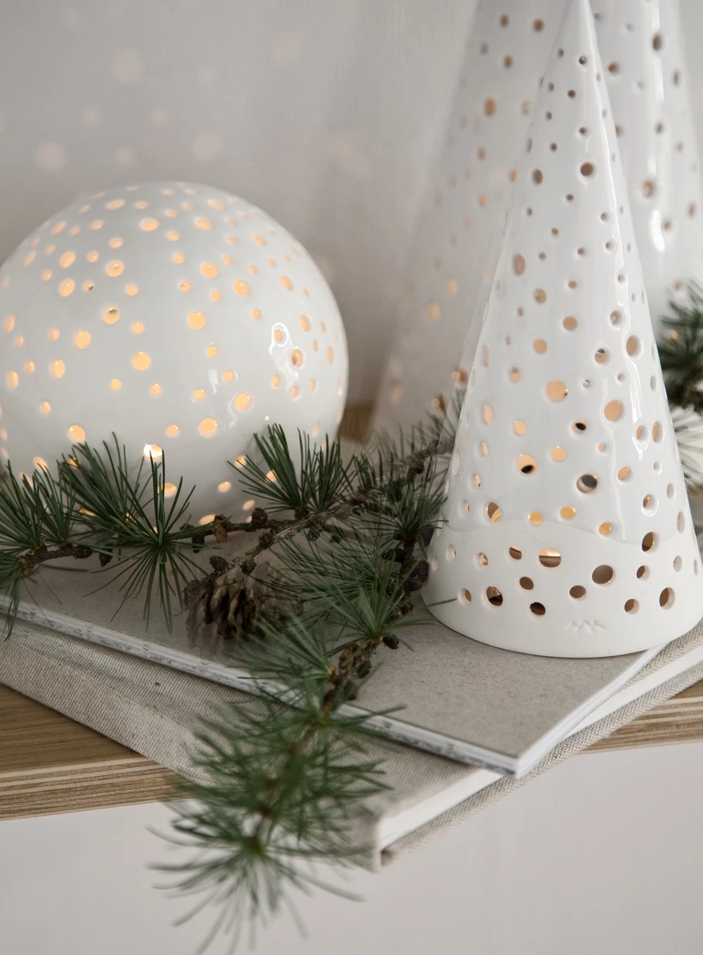 Kähler Nobili Ceramic Cone Tealight Holder 30cm White 3 Kähler Nobili Ceramic Cone Tealight Holder 30cm White