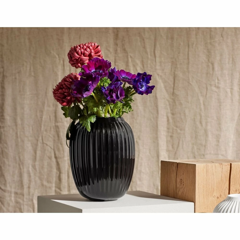 Kähler Black 21cm Hammershoi Porcelain Vase 2 Kähler Black 21cm Hammershoi Porcelain Vase